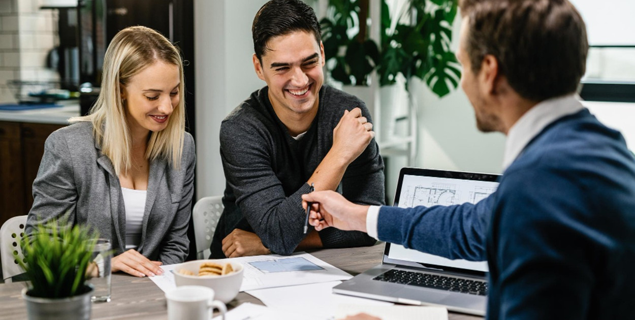 Kredyt dla przedsiębiorcy a kredyt dla etatowca – który zawód ma łatwiejszy dostęp