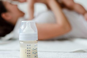 Groźna bakteria w mleku dla niemowląt. Nie podawaj dzieciom!-13371