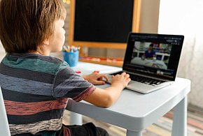 Popularni influencerzy mogą mieć kłopoty. Treści dla dzieci budzą kontrowersje-17221