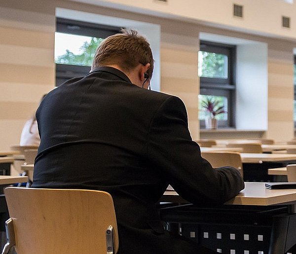 Zmiany w przepisach o wynagrodzeniach. Zapłacą za gotowość do pracy-17181