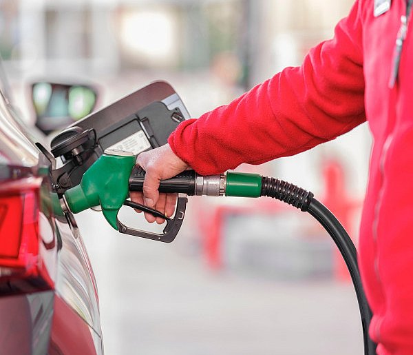 UOKiK skontrolował paliwa. Sprawdź, które stacje wypadły najgorzej-17186