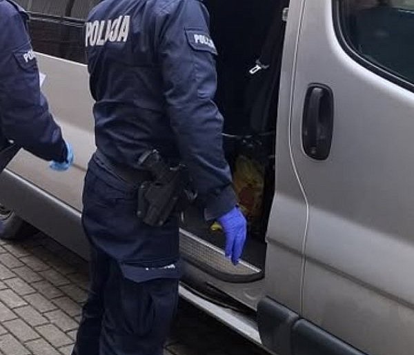 Dzielnicowi zatrzymali poszukiwanego za przestępstwa seksualne-17210