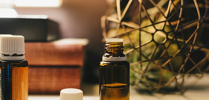 Olejek z kocanki włoskiej – naturalne wsparcie o szerokim spektrum zastosowań