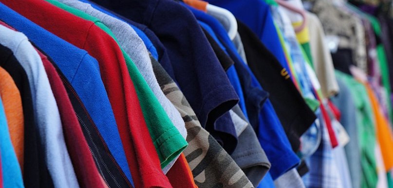 Projektowanie koszulek i bluz z napisem na zamówienie