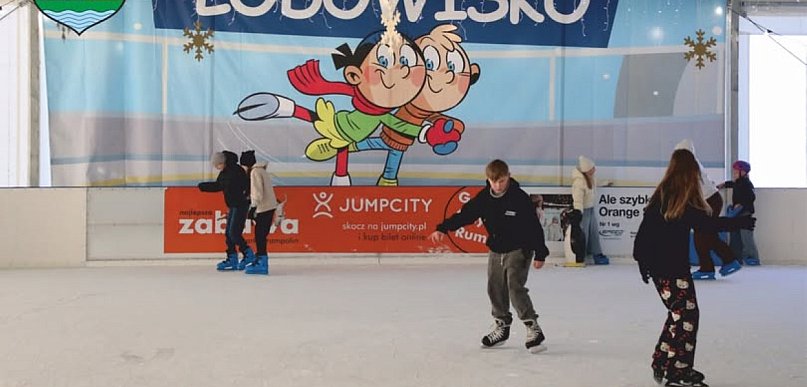 Lodowisko przy „Rafie” w Lęborku czynne dłużej. Sezon przedłużony
