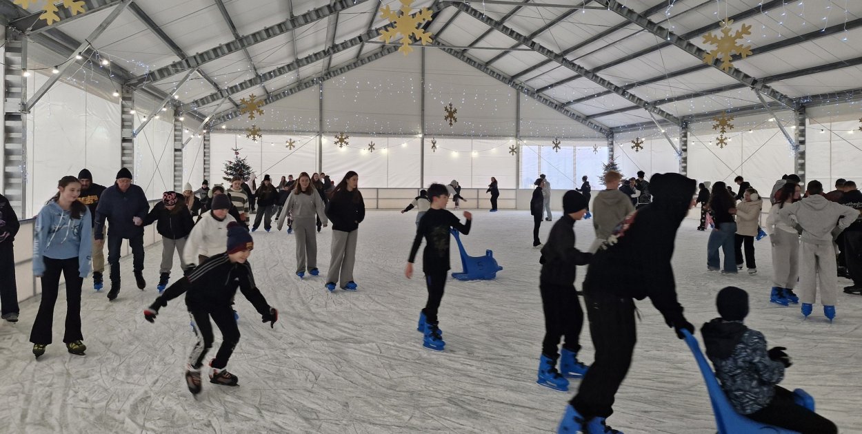 Zimowe ferie na lodowisku