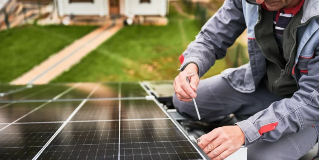 Hurtownia fotowoltaiczna wspierająca realizacje na dachach skośnych i nie tylko